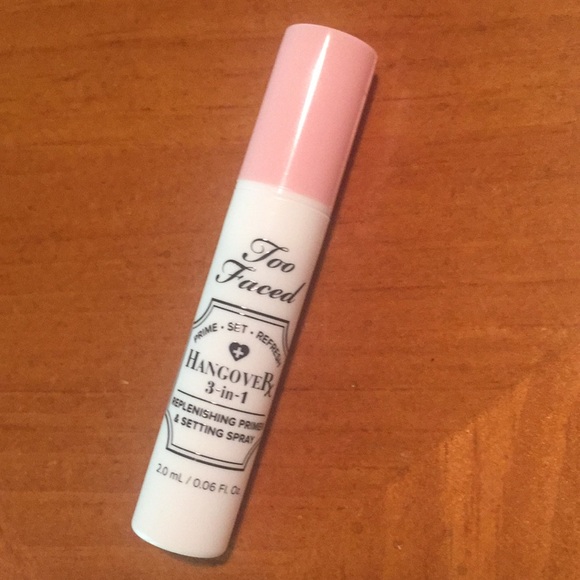 Too Faced Hangover 3-in-1 Primer & Setting Spray - Picture 3 of 7